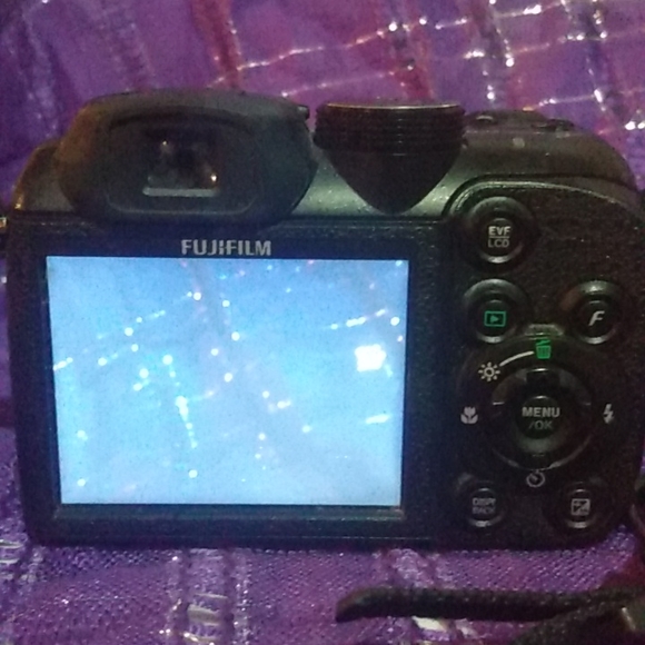 FugiFilm FINEPIX S-1000fd - Picture 6 of 10